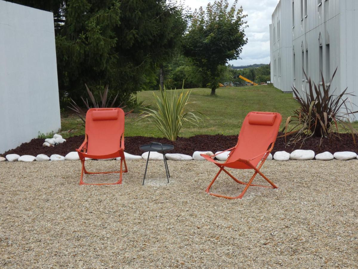 Ibis Saintes Hotel Bagian luar foto