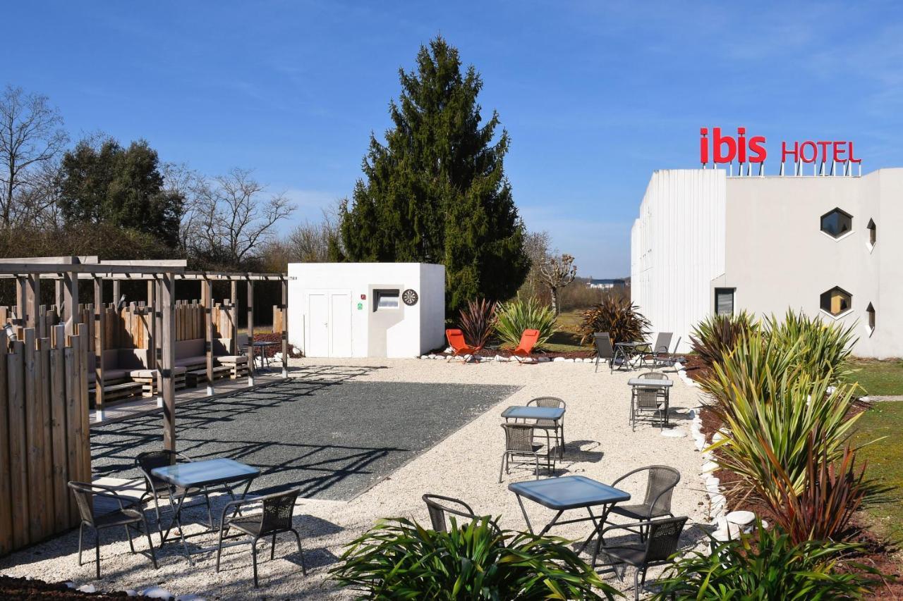Ibis Saintes Hotel Bagian luar foto