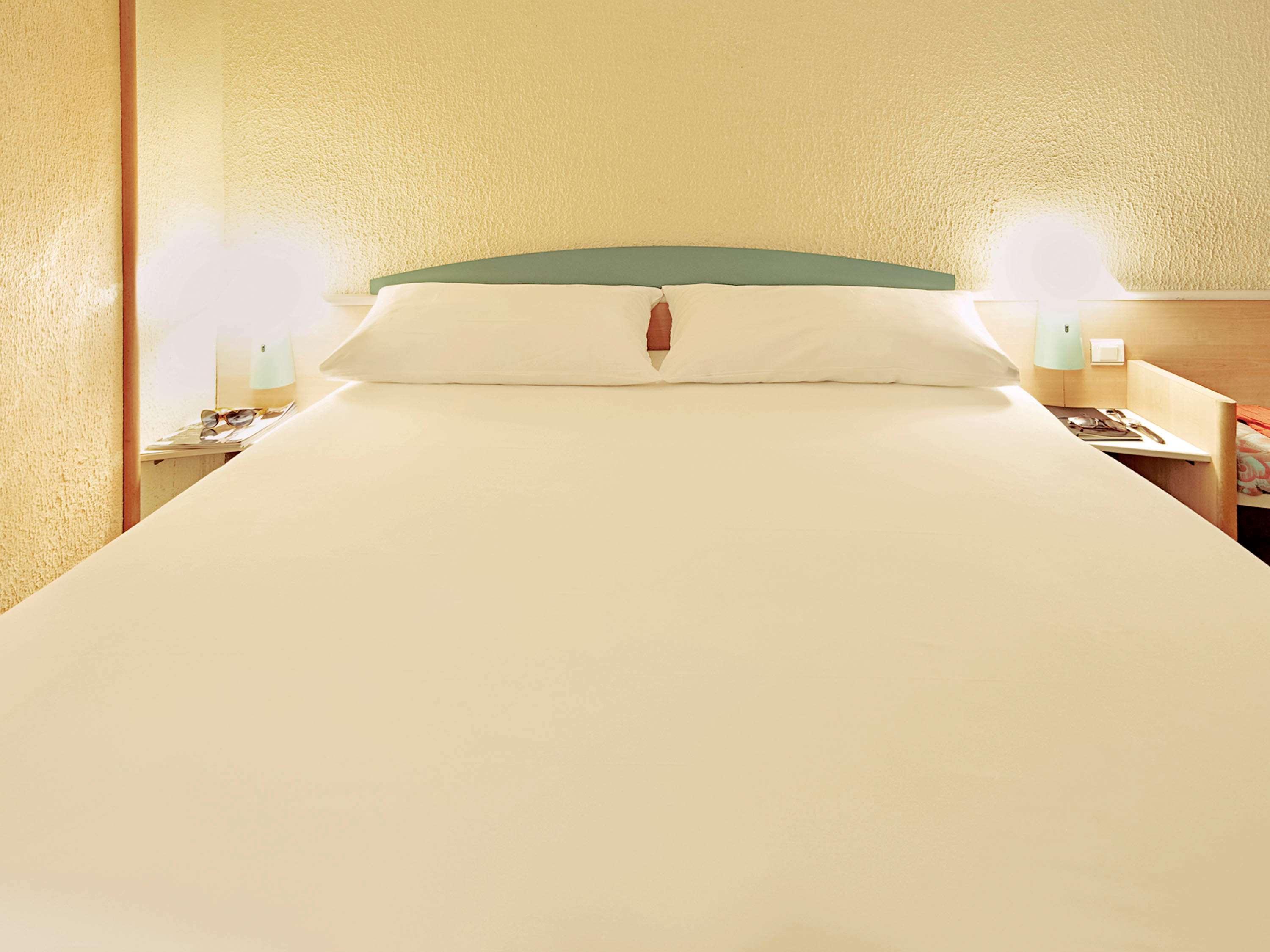 Ibis Saintes Hotel Bagian luar foto