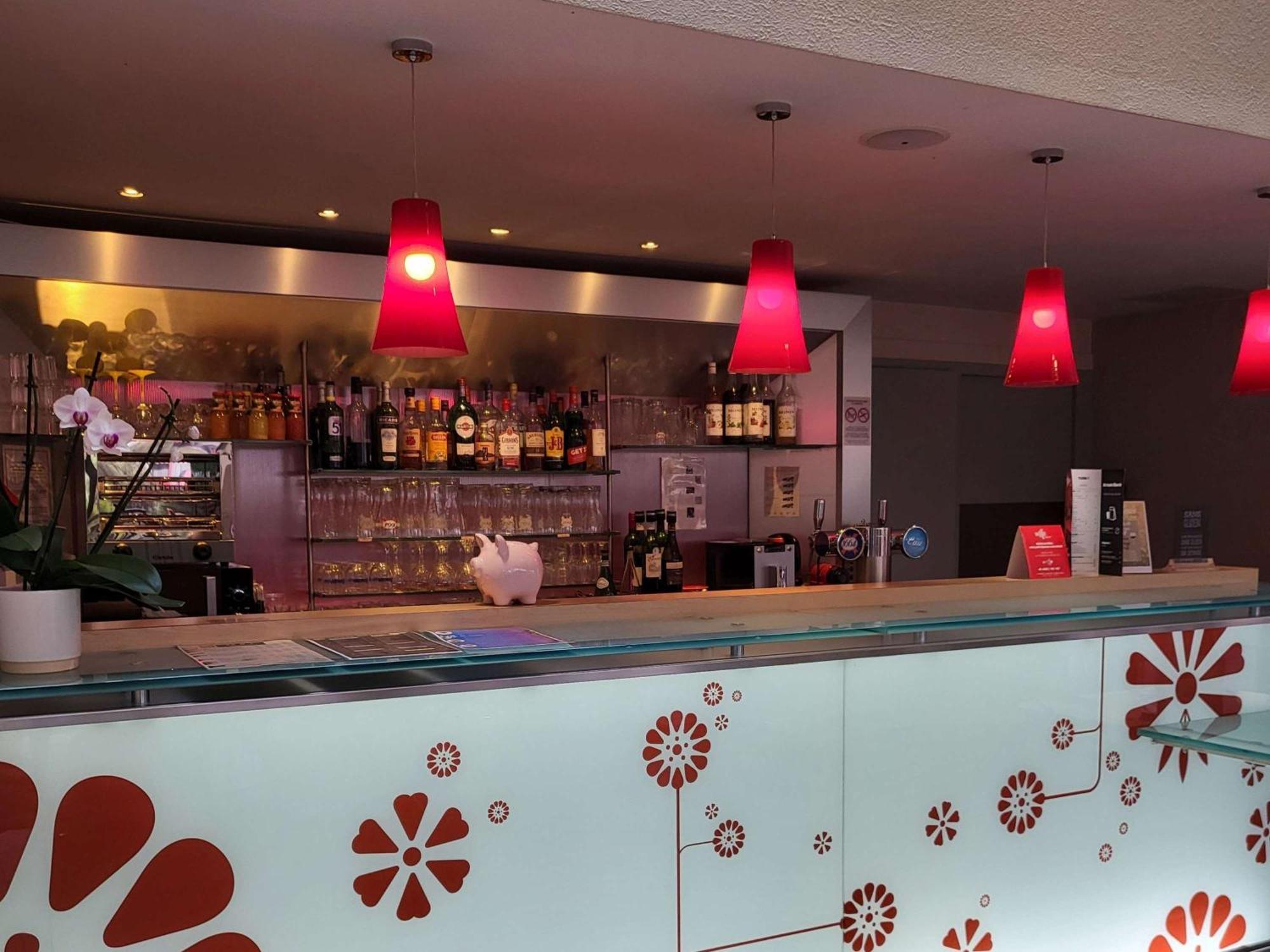 Ibis Saintes Hotel Bagian luar foto