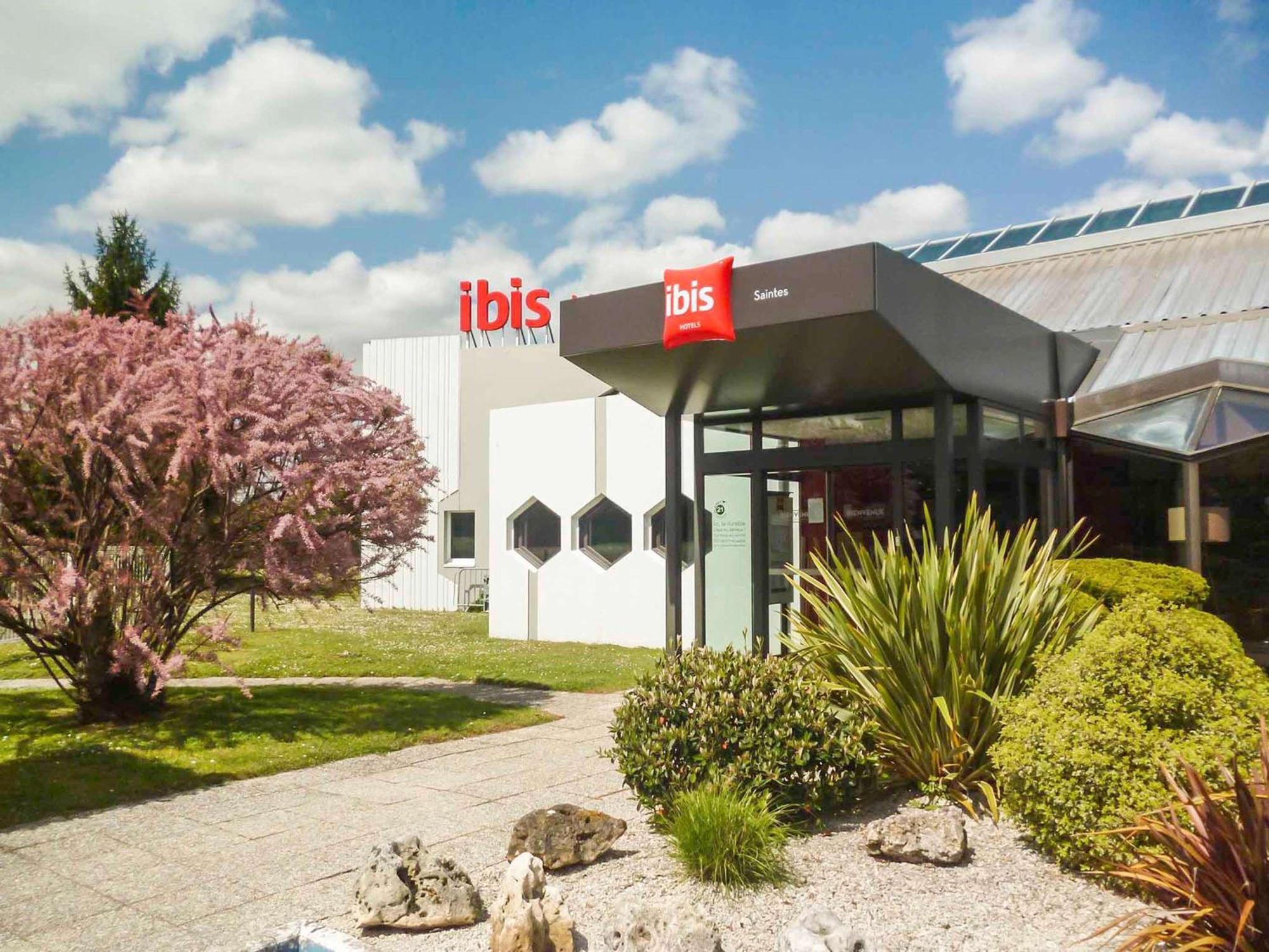 Ibis Saintes Hotel Bagian luar foto