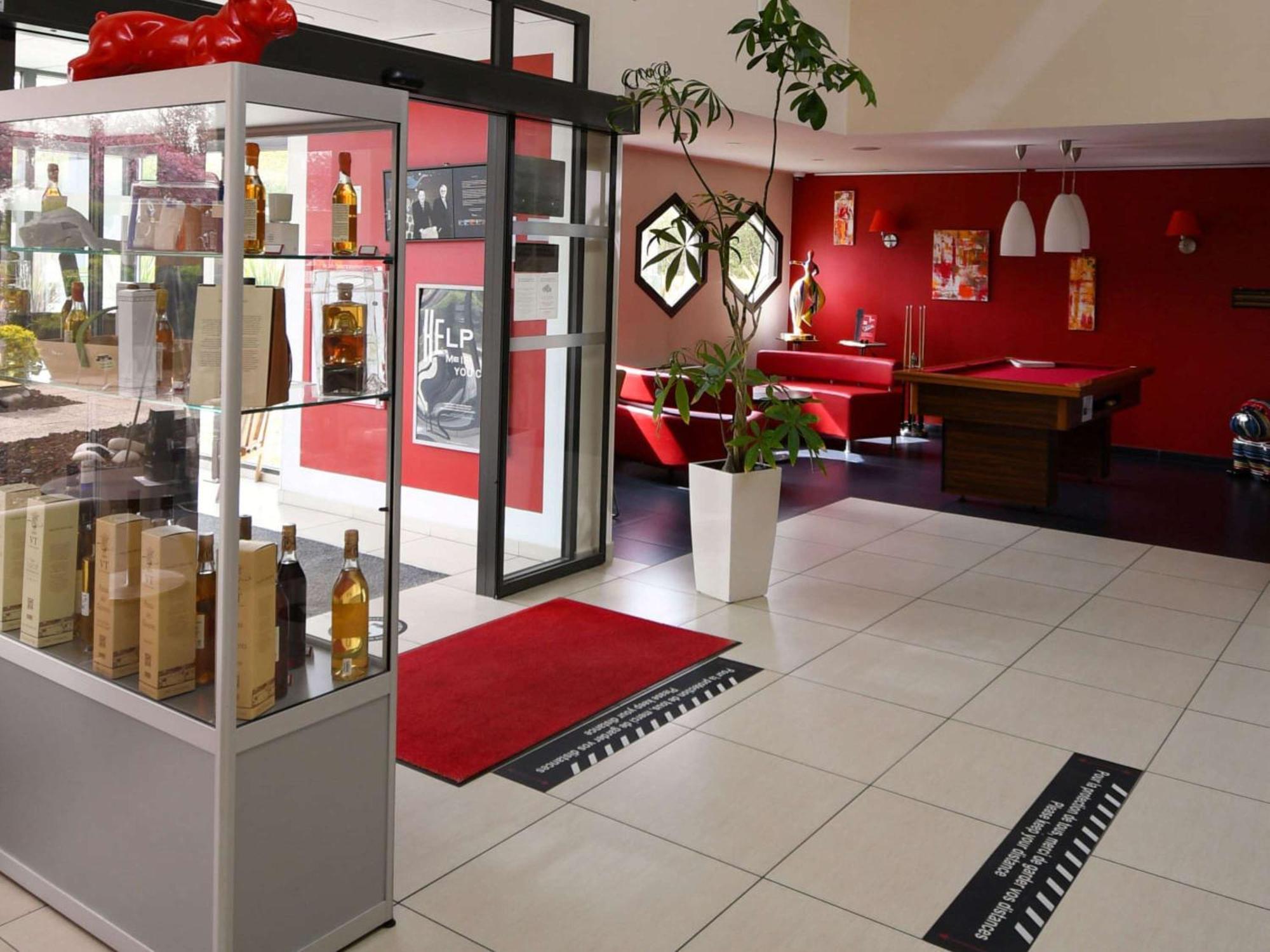 Ibis Saintes Hotel Bagian luar foto